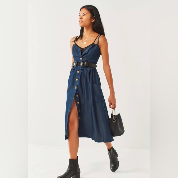 NWOT- Urban Outfitters Emilia Chambray Button-Down Denim Midi Dress - Picture 3 of 6